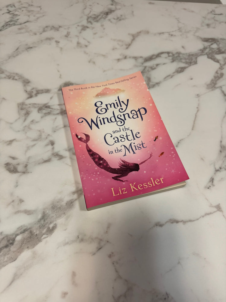 Emily Windsnap and the Castle in the Mist