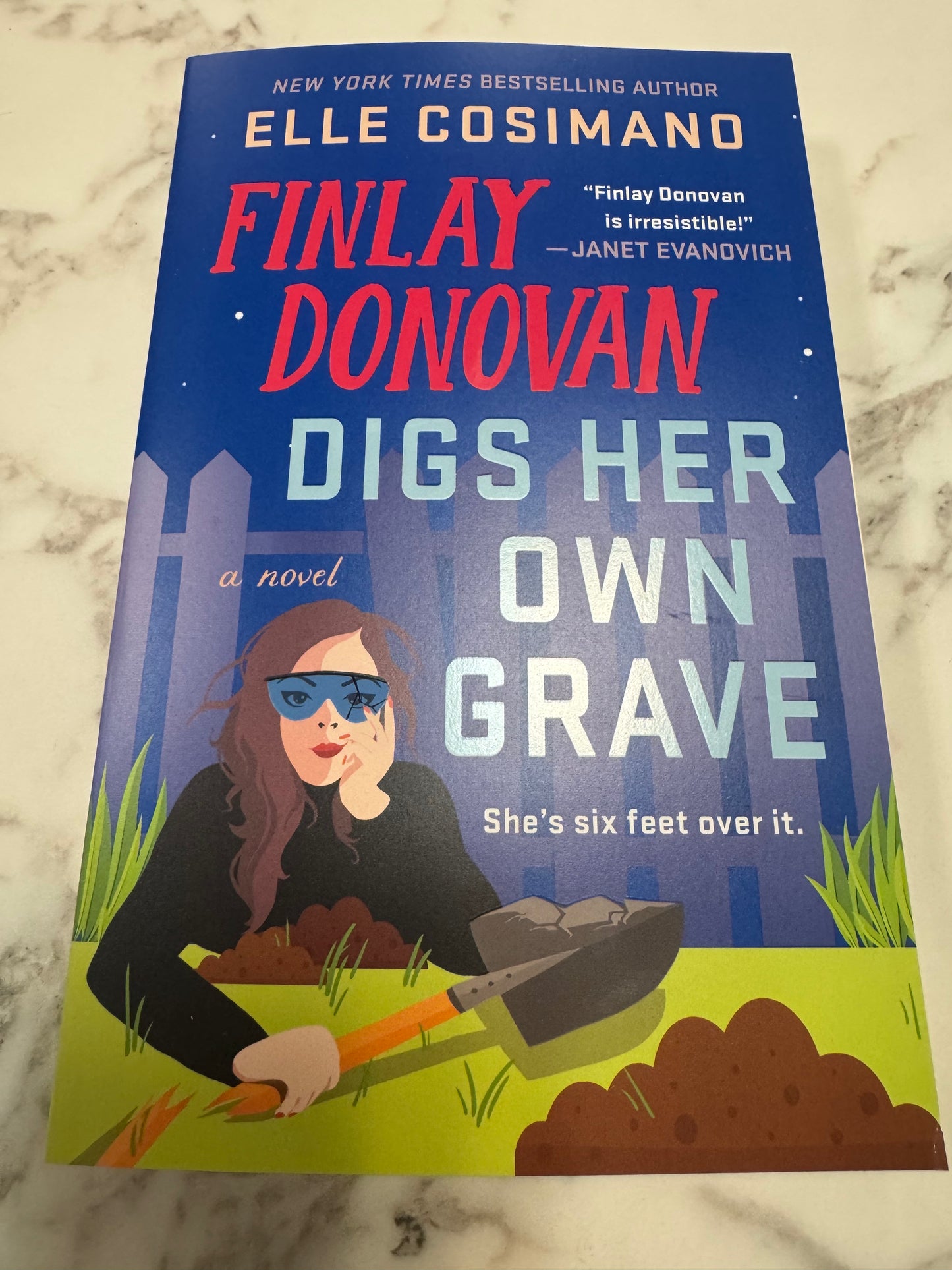 Finlay Donovan Digs Her Own Grave