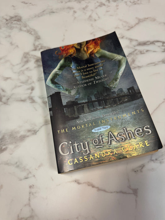 City of Ashes paperback by Cassandra Clare, The Mortal Instruments Book Two cover art