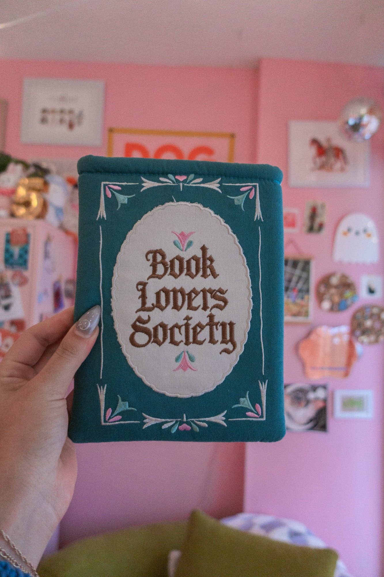 Book Lover's Society Embroidered Book/Kindle Sleeve: Kindle Sleeve