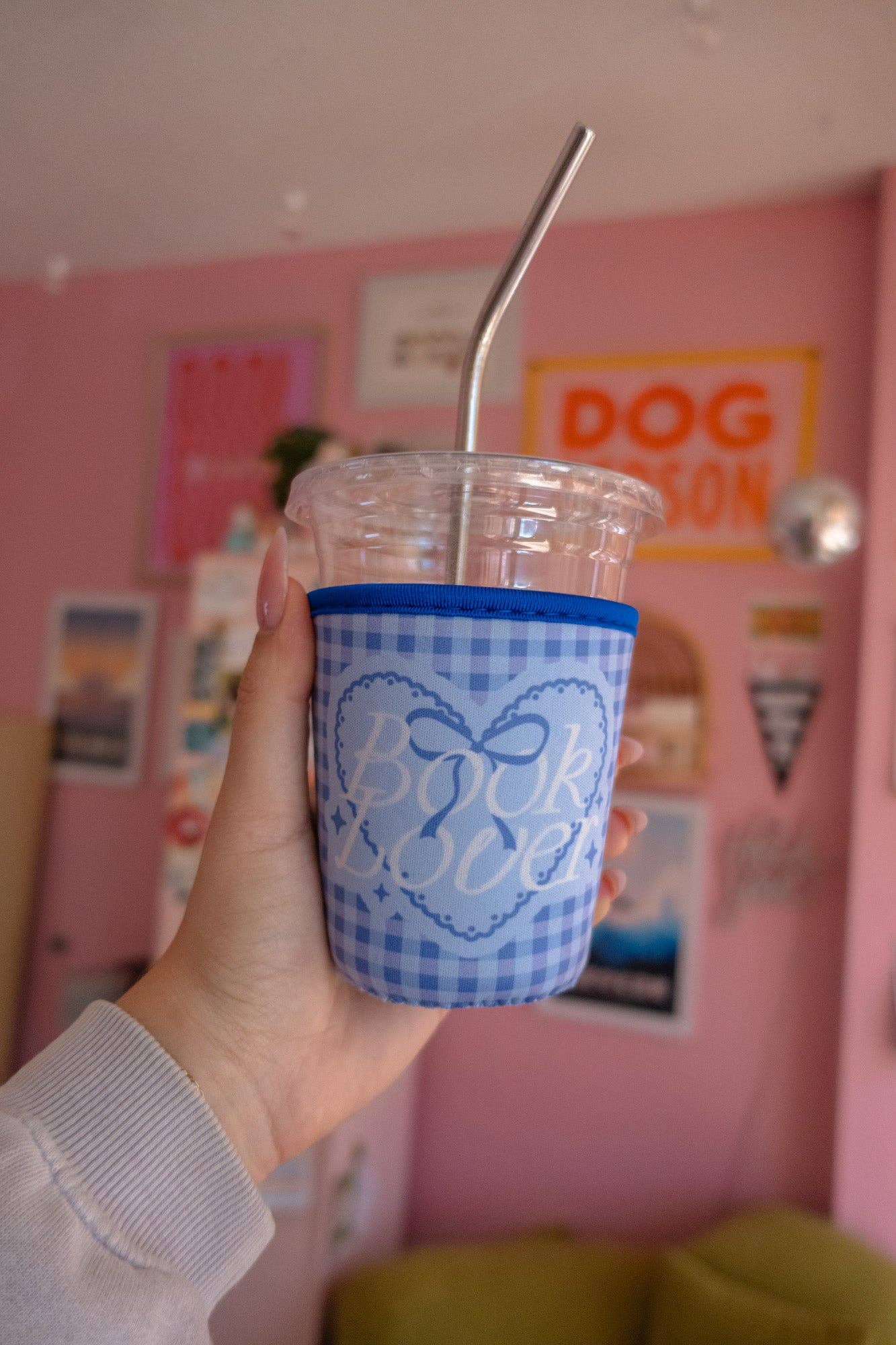 Book Lover [blue gingham] Coffee Sleeve: Small (16oz/Grande)